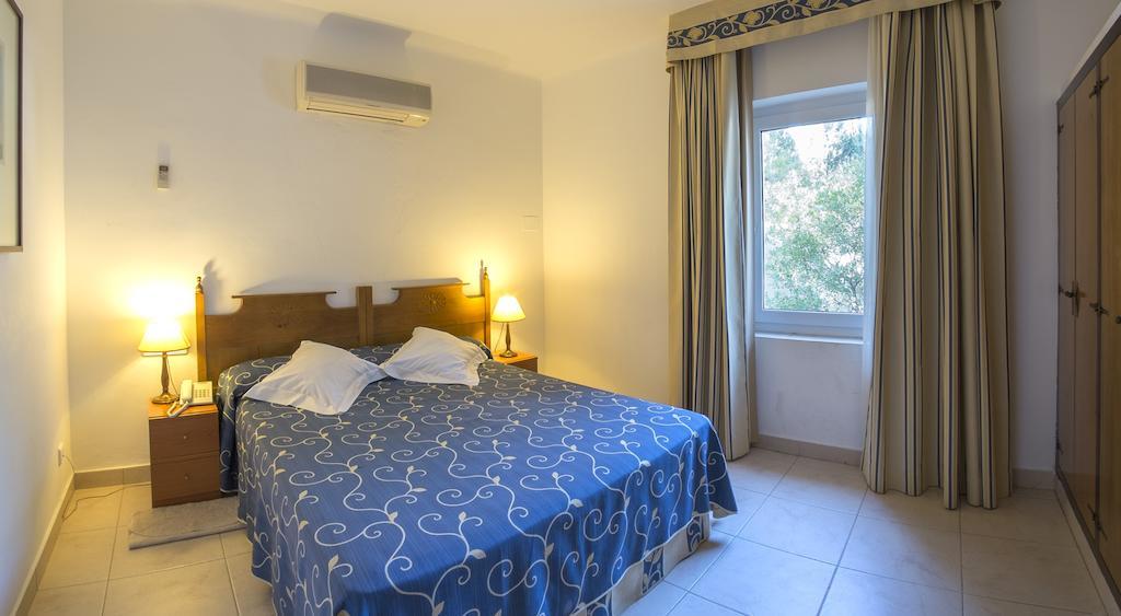 Hotel Rocamar Cadaques Bilik gambar